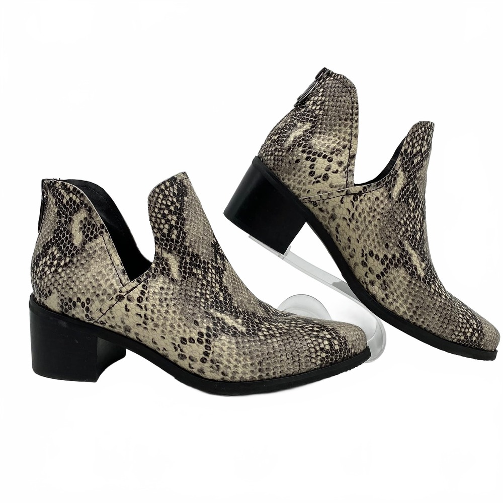 Blondo Black Ankle Boots Snakeskin Print | Womens 9